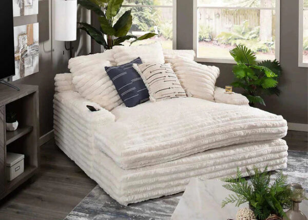 Nestle Chaise Lounge With Dual Cupholders And Charging Ports