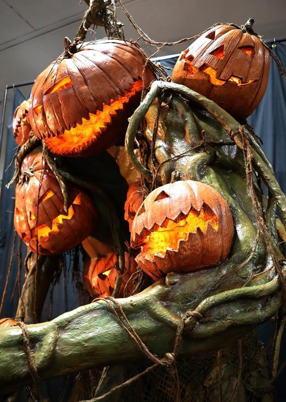 2025 Halloween Giant Pumpkin Monster and Child