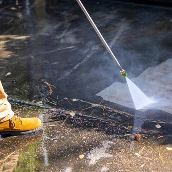 4400 PSI 4.0 GPM Gas Cold Water Pressure Washer with DEWALT 420cc Engine DXPW61156
