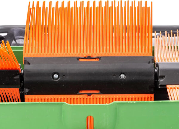 Push-type lawn sweeper, with a sweeping width of 26 inches and a dust collection bag capacity of 3.6 gallons.